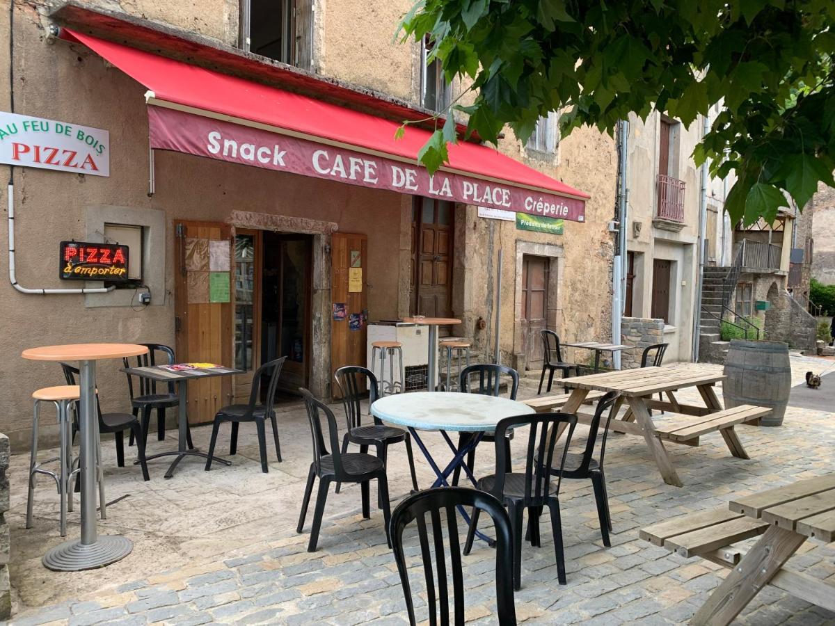 Cafe De La Place Gite & Chambres D'Hotes "Lou Pastre" Lanuéjols Buitenkant foto