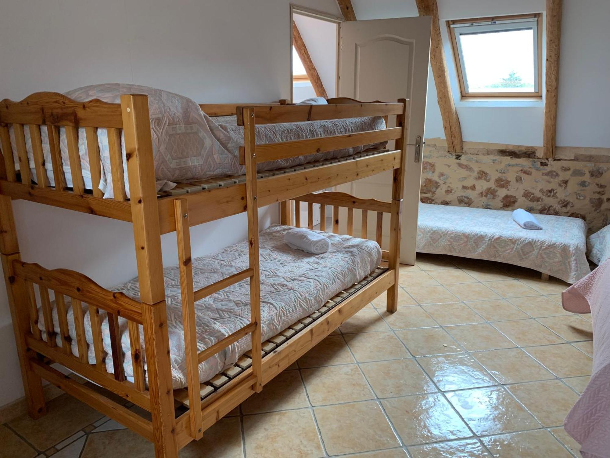 Cafe De La Place Gite & Chambres D'Hotes "Lou Pastre" Lanuéjols Buitenkant foto